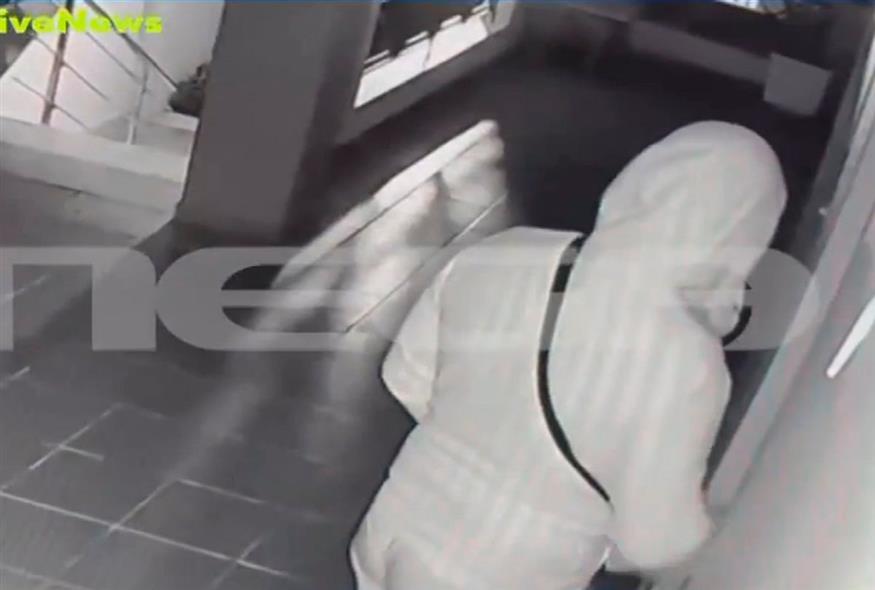 Δολοφονία στην Ιεράπετρα: Καρέ - καρέ το βίντεο που φέρεται να έφερε την ανατροπή (Screenshot/Mega)