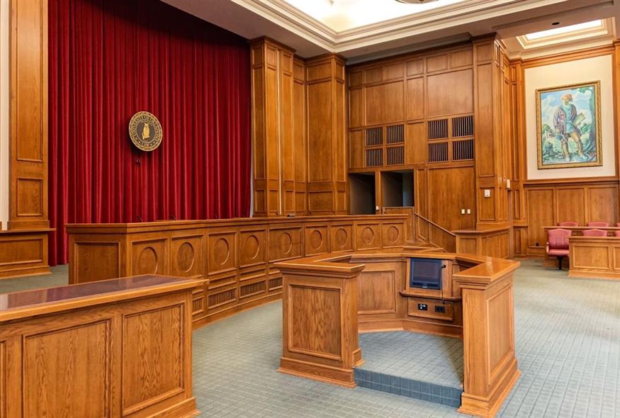 Δικαστική αίθουσα (φωτογραφία αρχείου/ Unsplash)