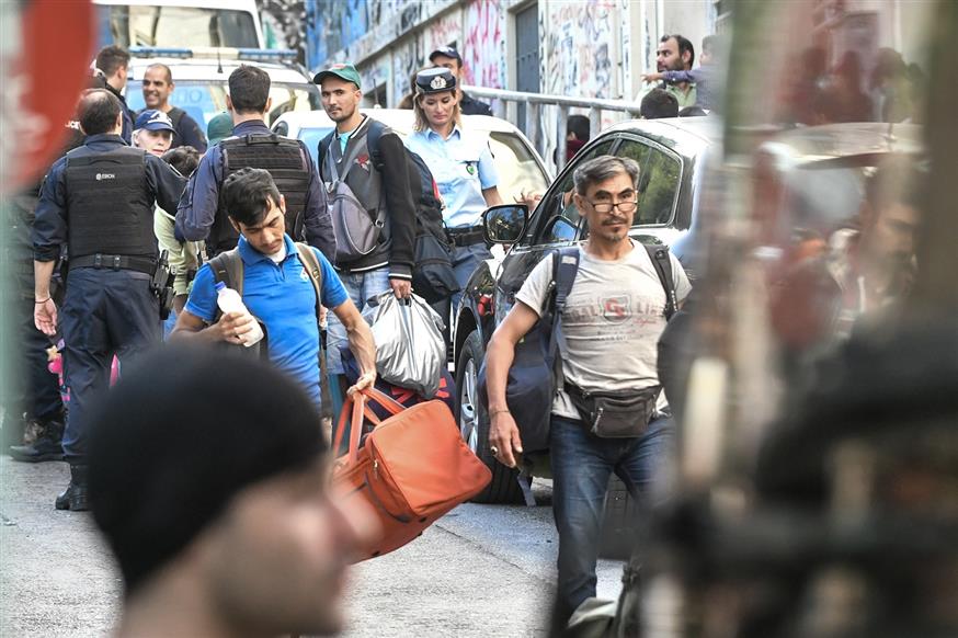 Πρόσφυγες στην Αθήνα (EUROKINISSI/ΤΑΤΙΑΝΑ ΜΠΟΛΑΡΗ)
