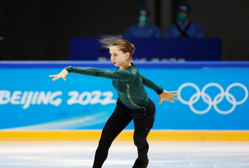 Η Καμίλα Βαλίεβα, της Ρωσικής Ολυμπιακής Επιτροπής, αγωνίζεται στους Χειμερινούς Ολυμπιακούς Αγώνες του 2022 / ΑΠΕ-ΜΠΕ