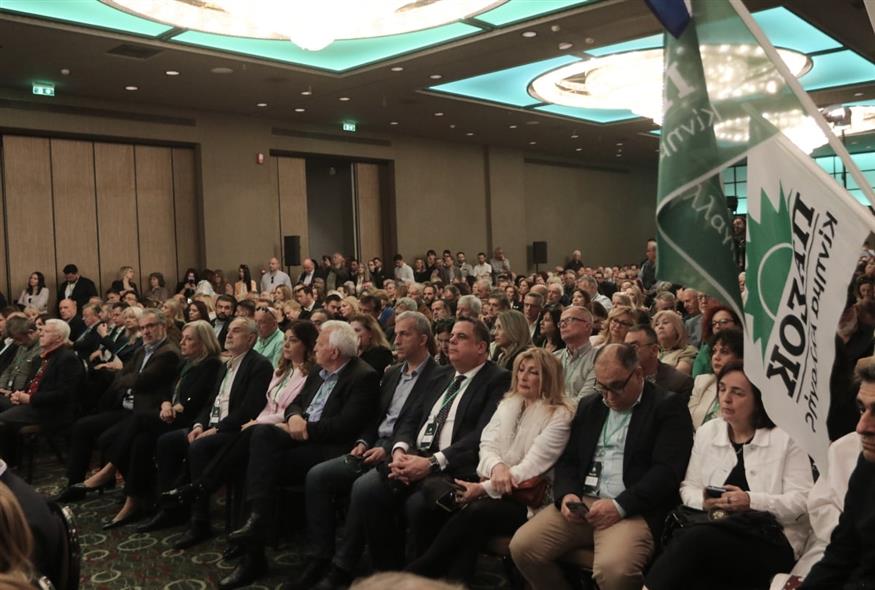 Συνεδρίαση Κεντρικής Επιτροπής του ΠΑΣΟΚ (EUROKINISI/ΧΡΗΣΤΟΣ ΜΠΟΝΗΣ)