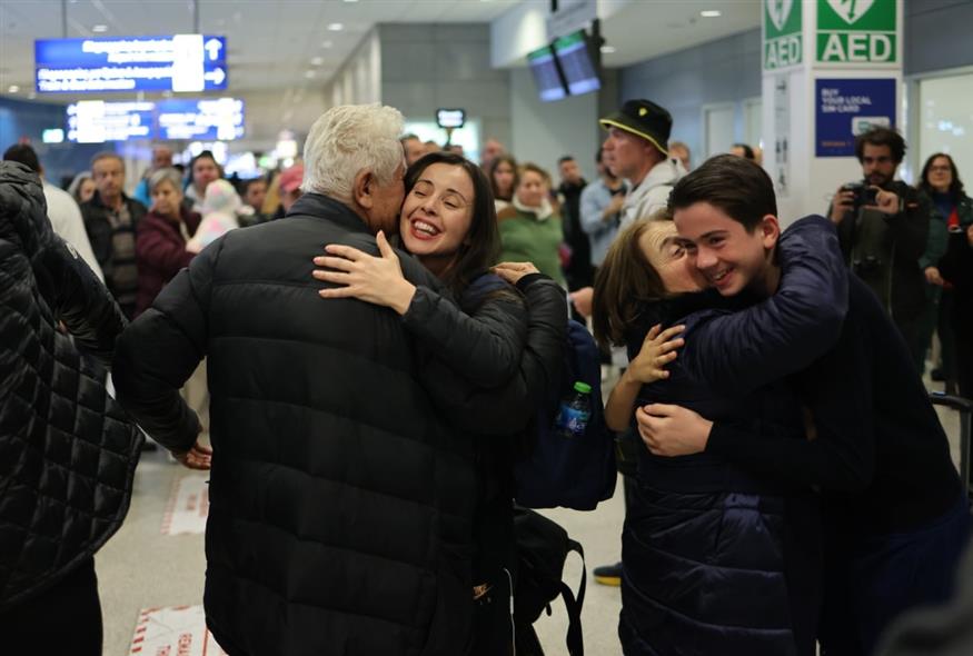 Επαναπατρισμός Ελλήνων από το Ντουμπάι (ΙΝΤΙΜΕ) Επαναπατρισμός Ελλήνων από το Ντουμπάι (ΙΝΤΙΜΕ)