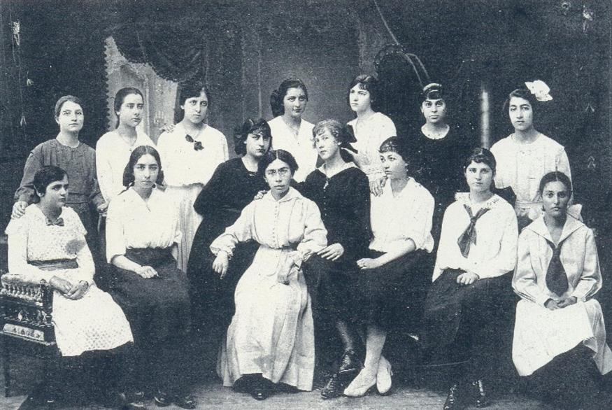 Μαθήτριες του Παρθεναγωγείου Βόλου.