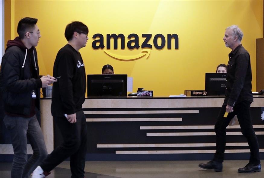 Σε απολύσεις περίπου 10.000 εργαζομένων αναμένεται να προχωρήσει η Amazon (Associated Press)