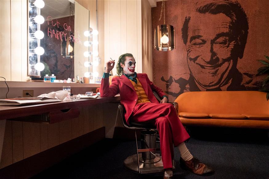 Ο Χοακίν Φίνιξ είναι ο Joker στην ομώνυμη ταινία του Τοντ Φίλιπς