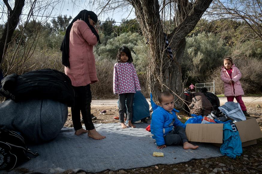 Προσφυγόπουλα στη Λέσβο/Copyright: Eurokinissi (ΤΑΤΙΑΝΑ ΜΠΟΛΑΡΗ)