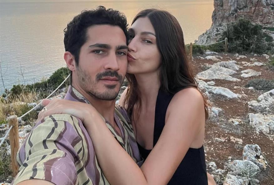 H Ούρσουλα Κορμπερό με τον σύντροφό της (Copyright: Instagram)