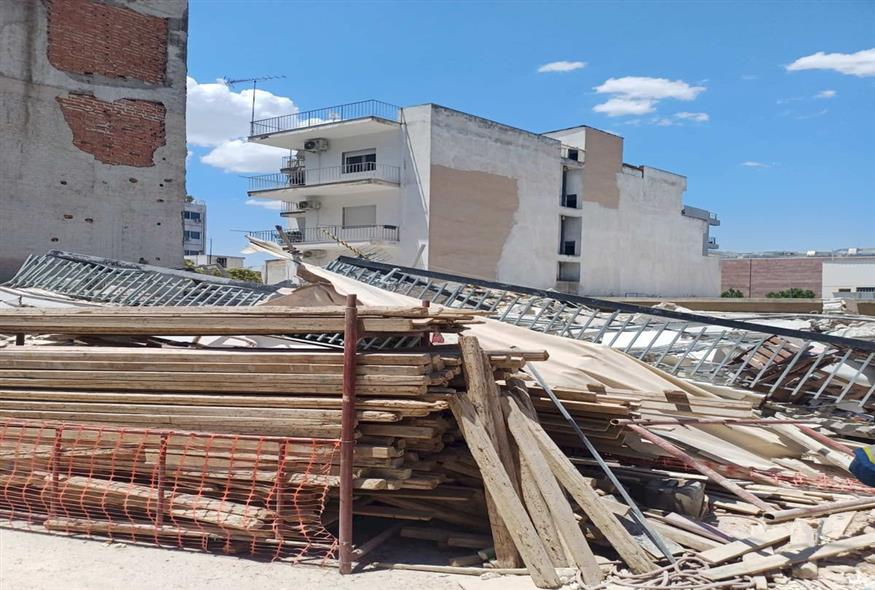 Κατάρρευση πολυκατοικίας στα Πετράλωνα - Αποκαλυπτικές εικόνες (gallery) Κατάρρευση πολυκατοικίας στα Πετράλωνα - Αποκαλυπτικές εικόνες (gallery)