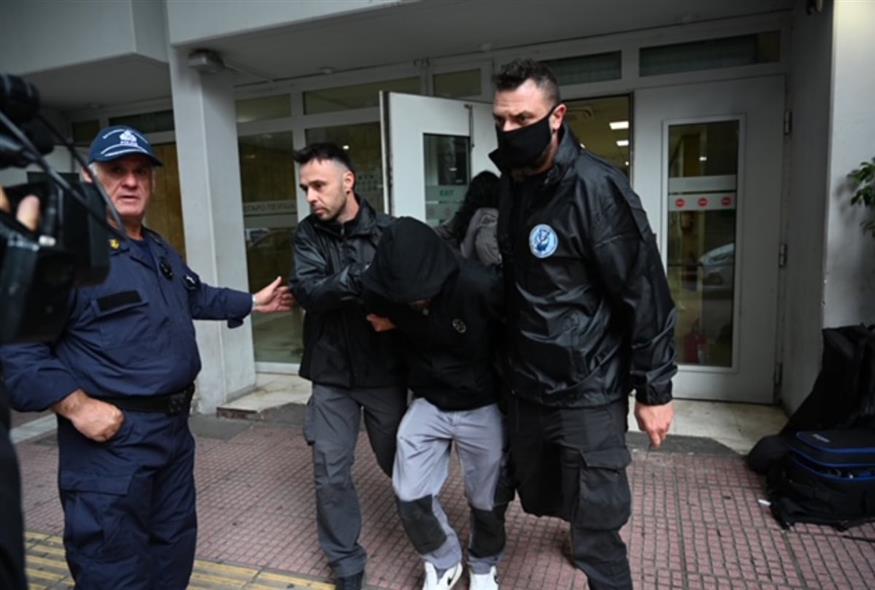 Μεταγωγή του 40χρονου κατηγορούμενου (INTIME NEWS/ ΚΙΜΩΝΑΣ ΚΑΤΕΡΗΣ)