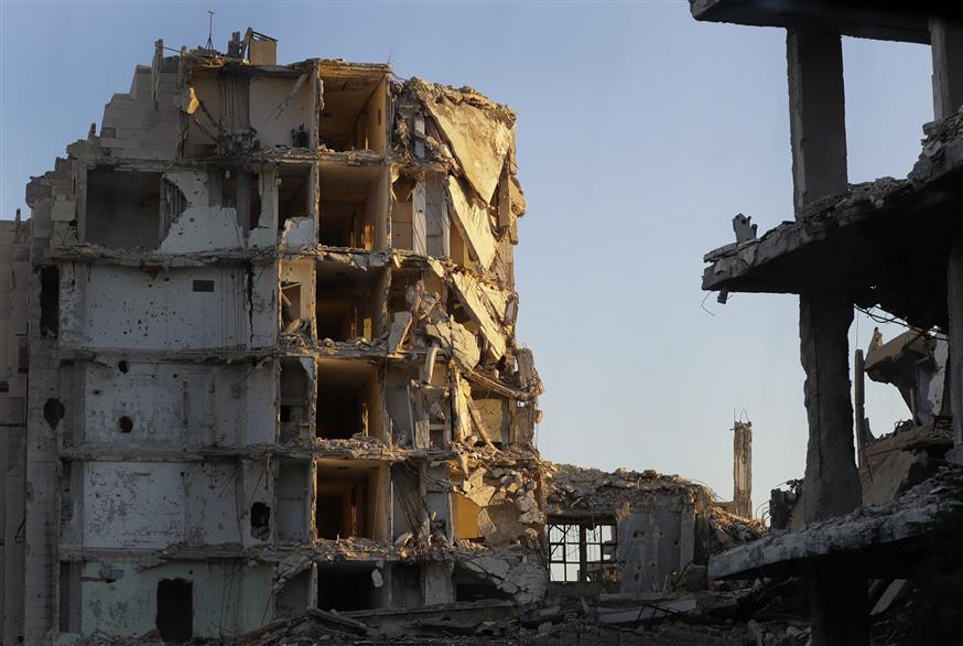 Κατεστραμμένα κτίρια στη Συρία (AP Photo/Sergei Grits)