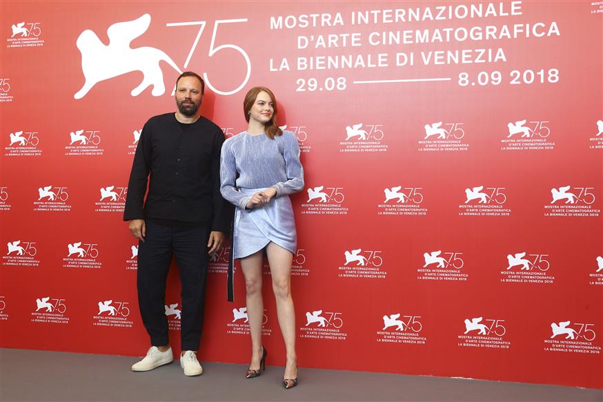 Ο Γιώργος Λάνθιμος με την Έμα Στόουν στο Φεστιβάλ Βενετίας το 2018