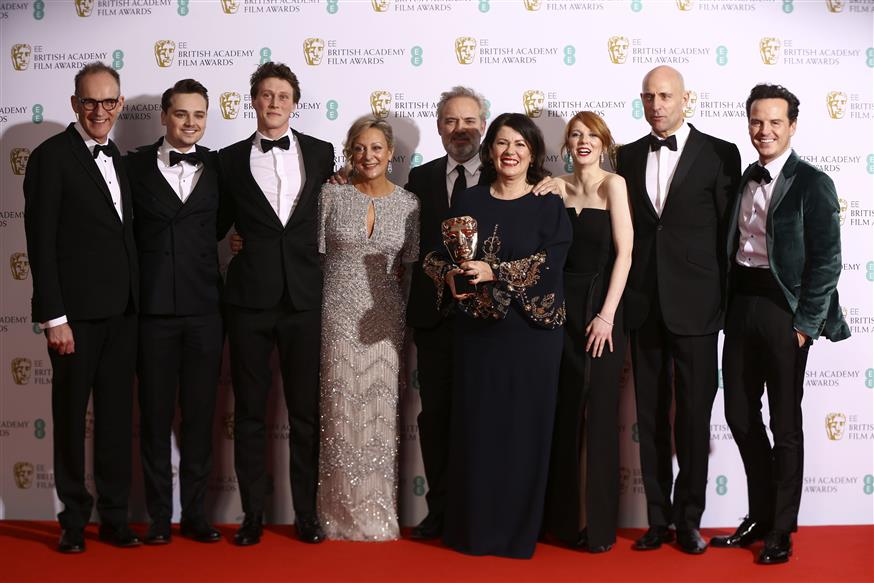 Οι συντελεστές του «1917» χαμογελούν με τον θρίαμβο της ταινίας στα BAFTA