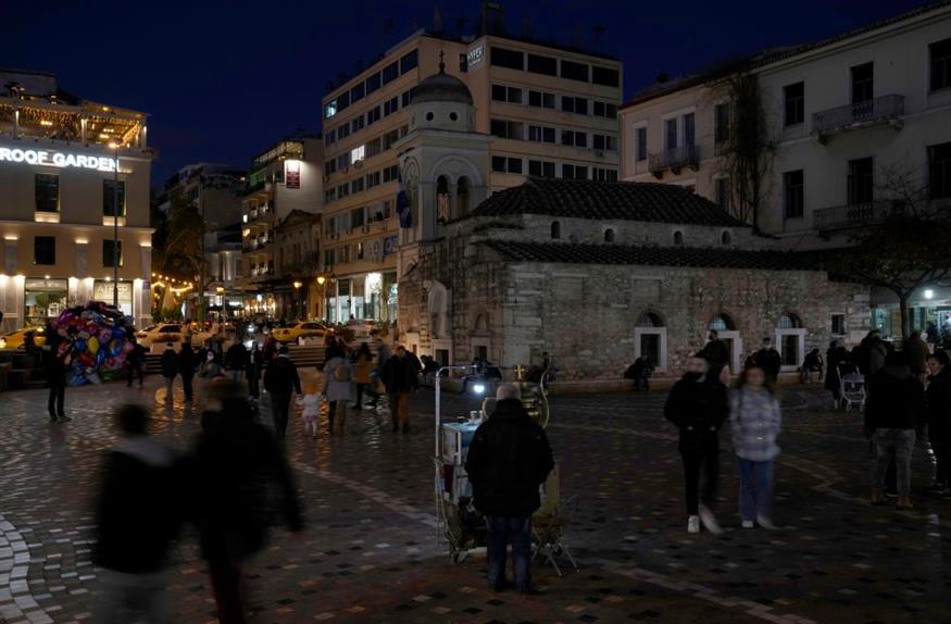 Το κέντρο της Αθήνας εν μέσω κορονοϊού / AP Photo/Thanassis Stavrakis