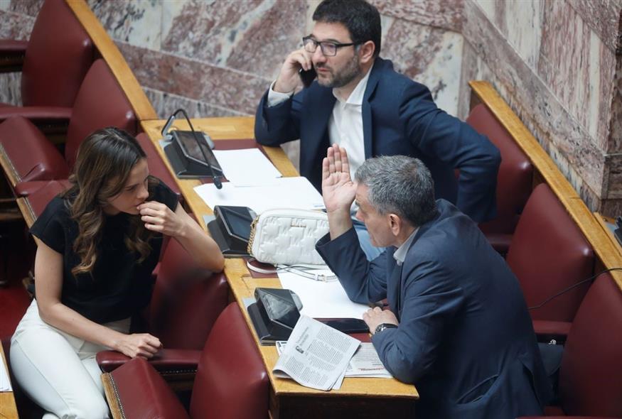 Αχτσιόγλου - Ηλιόπουλος - Τσακαλώτος στη Βουλή (φωτογραφία αρχείου / Eurokinissi)