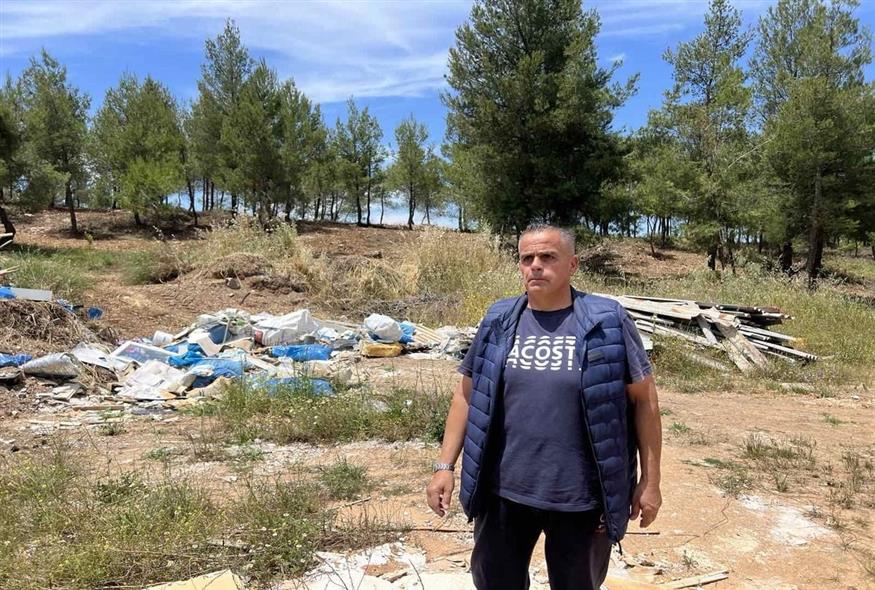 O πρόεδρος Μαρκοπούλου Μιχάλης Λαγός