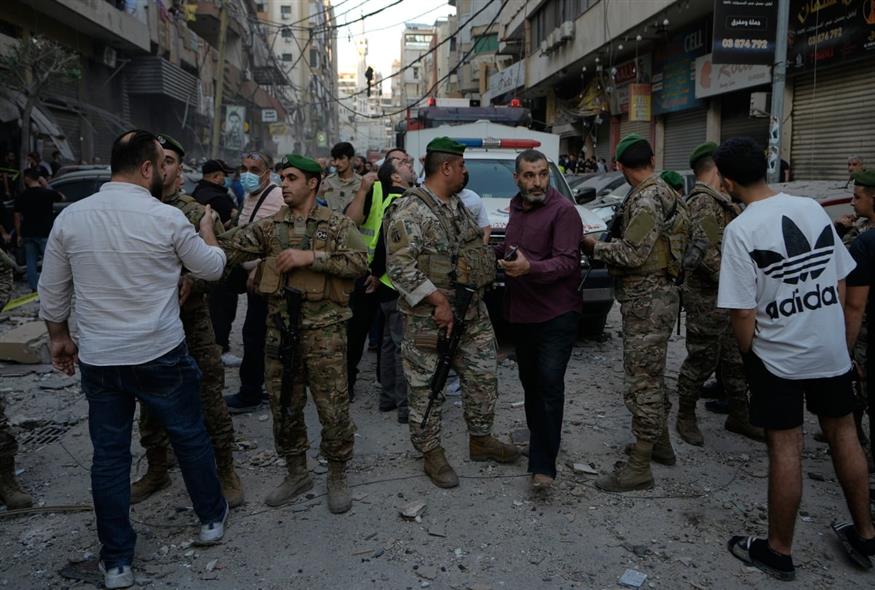 Στιγμιότυπο μετά την ισραηλινή επίθεση στη Βηρυτό (Bilal Hussein/AP)