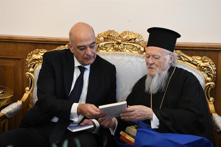 Ο υπουργός Εξωτερικών Νίκος Δένδιας με τον Οικουμενικό Πατριάρχη Βαρθολομαίο