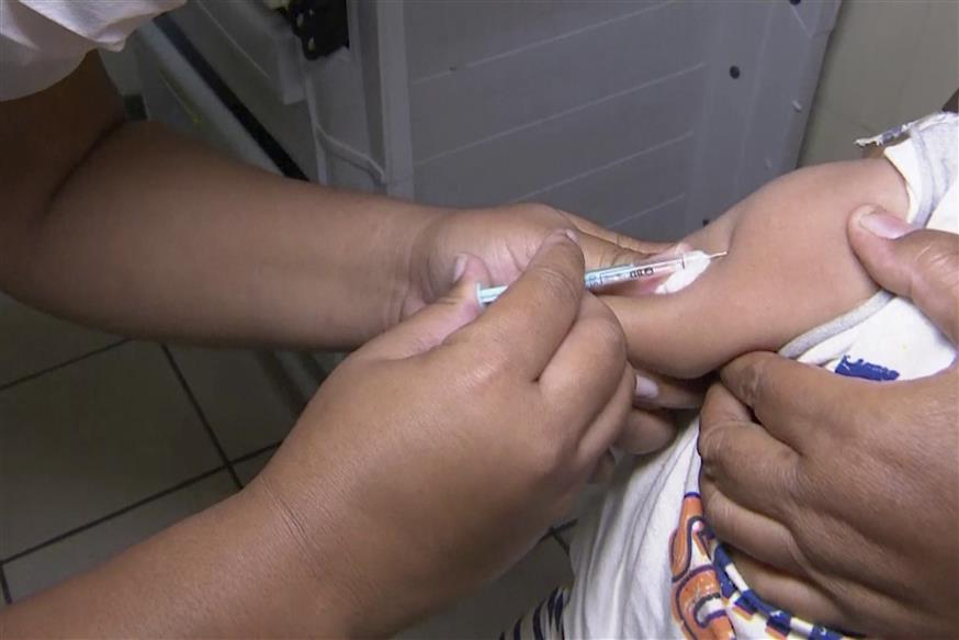 Εμβολιασμός κατά της ιλαράς στη Σαμόα/(TVNZ via AP)