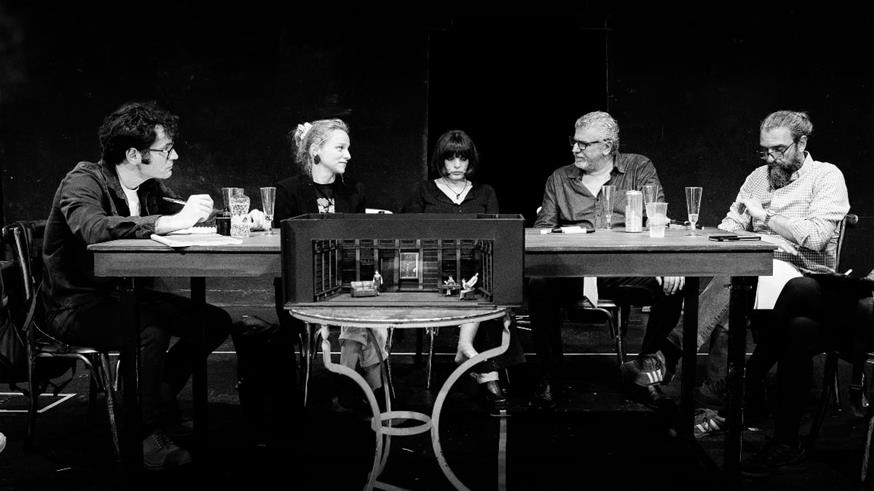 Το εμβληματικό έργο του Έντουαρντ Άλμπυ, «Ποιος φοβάται τη Βιρτζίνια Γουλφ», ένα από τα πιο συγκλονιστικά και βαθιά ανθρώπινα θεατρικά έργα του 20ού αιώνα, παρουσιάζεται στο Θέατρο Ζίνα, από Τετάρτη μέχρι Κυριακή, με τους Βλαδίμηρο Κυριακίδη, Έφη Μουρίκη, Σπύρο Σταμούλη και Ελεάνα Στραβοδήμου (Copyright: Γκέλυ Καλαμπάκα)