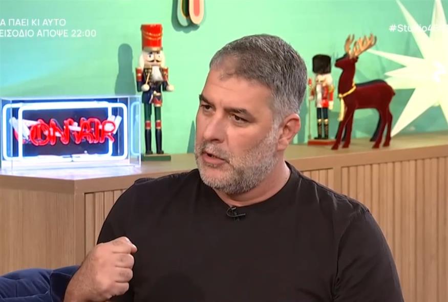 Ο Βασίλης Μπισμπίκης στην εκπομπή «Στούντιο 4»