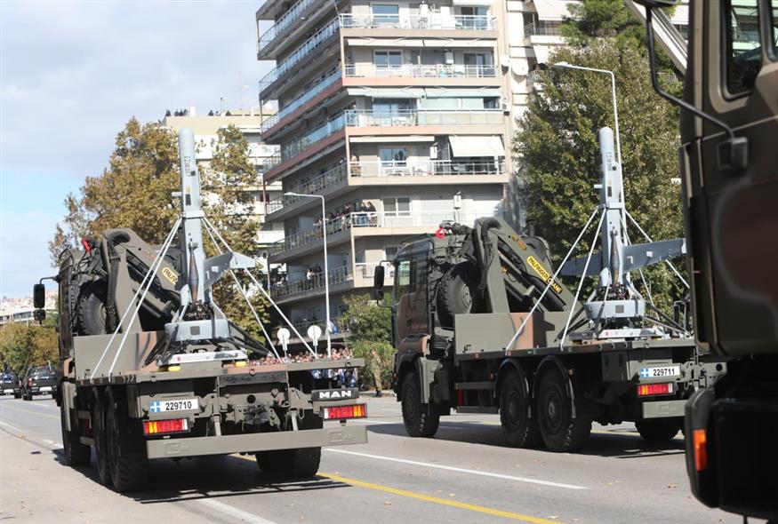 Στρατιωτική παρέλαση στη Θεσσαλονίκη (ΒΑΣΙΛΗΣ ΒΕΡΒΕΡΙΔΗΣ/ΜΟΤΙΟΝΤΕΑΜ)