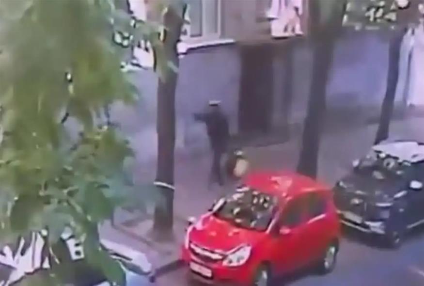 Η στιγμή της δολοφονίας του Αντρίι Παρούμπι (Screenshot)