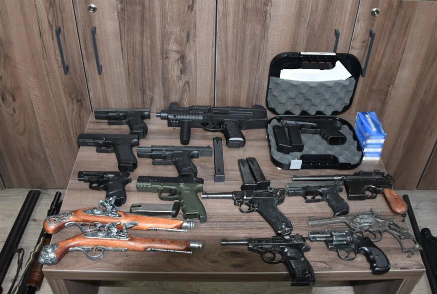 Όπλα (ΕΛΑΣ) Όπλα (ΕΛΑΣ)