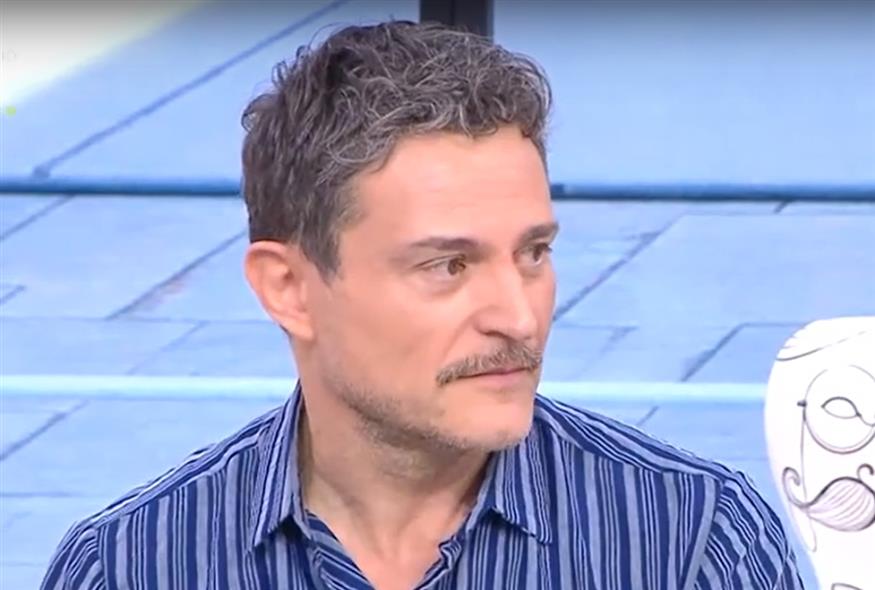 Ο Γιώργος Καραμίχος στην εκπομπή «Χαμογέλα και Πάλι»