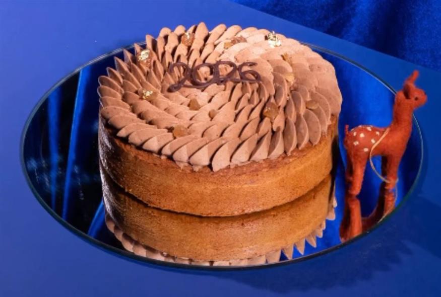 Η βασιλόπιτα του Kora με πλούσια επικάλυψη κάστανου