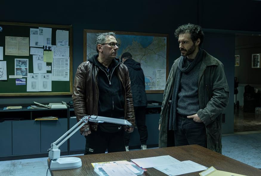 Ο Γιώργος Γκικαπέππας μαζί με τον Θάνο Τοκάκη στα γυρίσματα της σειράς  «Σχέδιο Οδυσσέας» (Copyright: Δομνίκη Μητροπούλου)