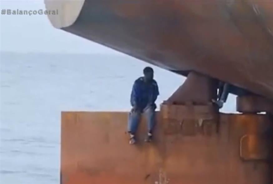 4 μετανάστες διέσχισαν τον Ατλαντικό, κρυμμένοι σε πηδάλιο πλοίου