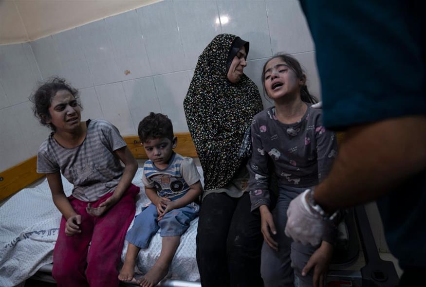 Βομβαρδισμός νοσοκομείου στη Λωρίδα της Γάζας/AP