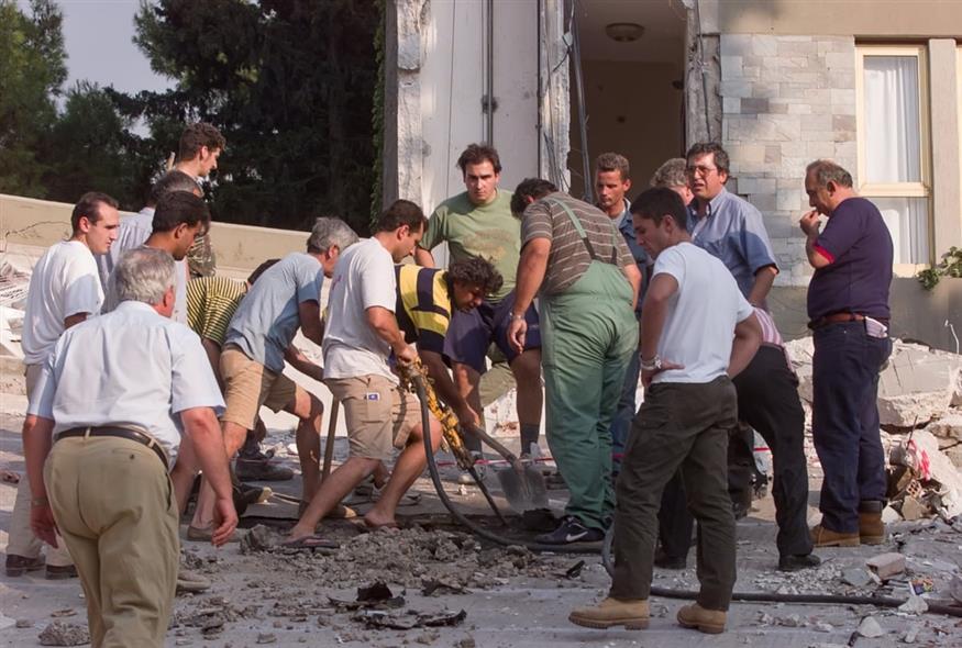 Ο φονικός σεισμός της Αθήνας του 1999 (ΙΝΤΙΜΕ)