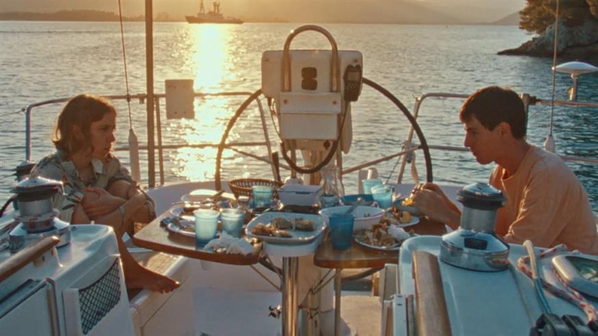 Κιούκα - Πριν το Τέλος του Καλοκαιριού Στο μεγάλου μήκους ντεμπούτο του, ο Κωστής Χαραμουντάνης φτιάχνει μια ταινία από θάλασσα κι αγάπη, γεμάτη χιούμορ, βγαλμένη από τις πιο γλυκές καλοκαιρινές αναμνήσεις μας