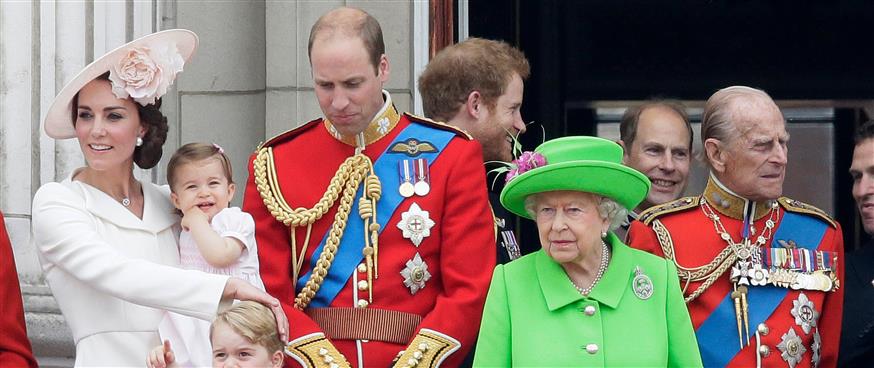 Κέιτ Μίντλετον,  Πρίγκιπας Ουίλιαμ και βασίλισσα Ελισάβετ (Φωτογραφία: AP Images)