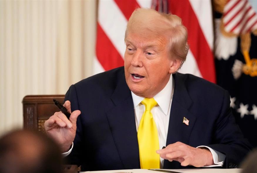 (AP Photo/Mark Schiefelbein)