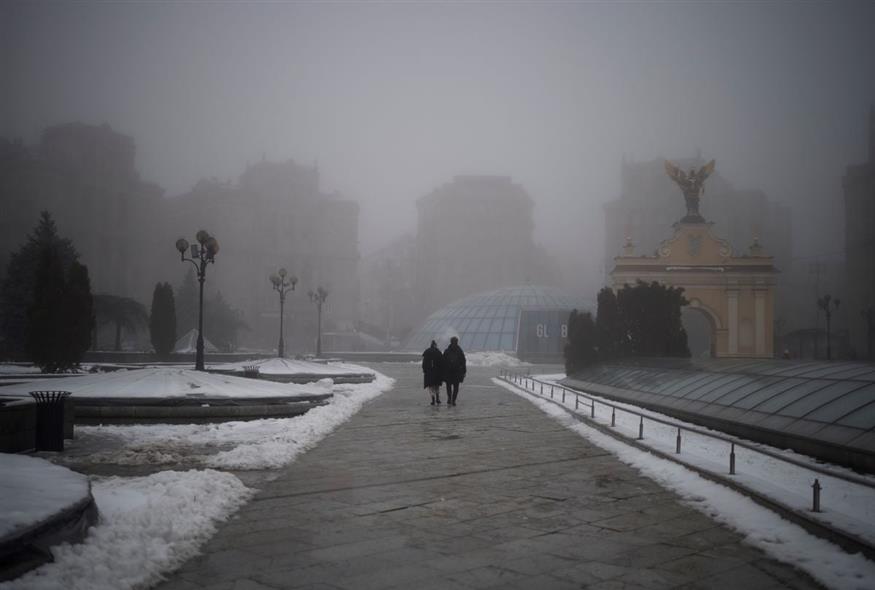 Εικόνα από το χιονισμένο Κίεβο (AP Photo/Felipe Dana)