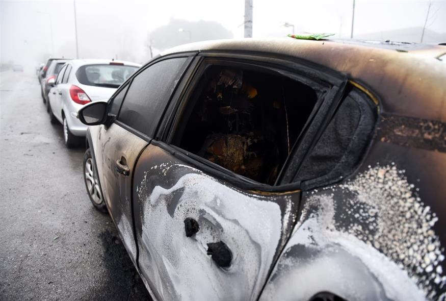 Σοβαρές φθορές σε αμάξια κατά τη διάρκεια επεισοδίων στο ΑΠΘ (ΙΝΤΙΜΕ)