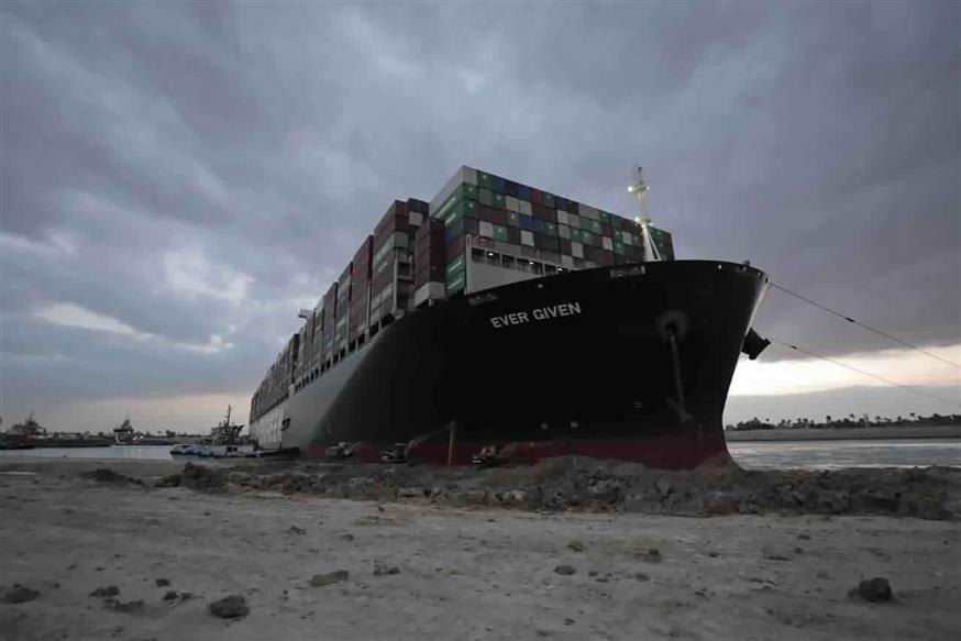 Το πλοίο Ever Given παρέμενε τέσσερις μήνες μετά την αποκόλλησή του στην Αίγυπτο!/ copyright: AP PHOTOS