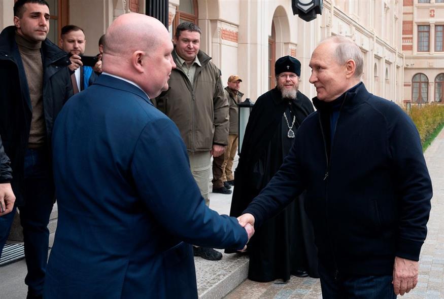 Στην Κριμαία ο Βλαντιμίρ Πούτιν (Sputnik, Kremlin Press Service Pool Photo via AP)