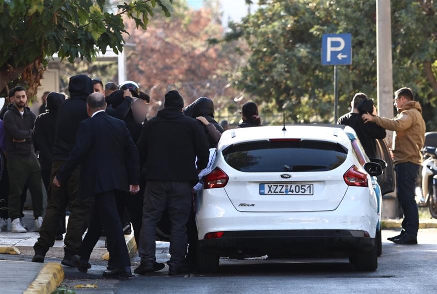 Στιγμιότυπο από τη μεταγωγή των κατηγορουμένων (INTIME)