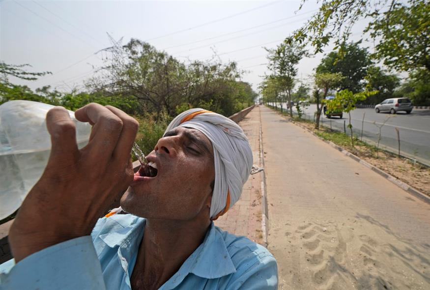 Καύσωνας στην Ασία (AP Photo/Manish Swarup)