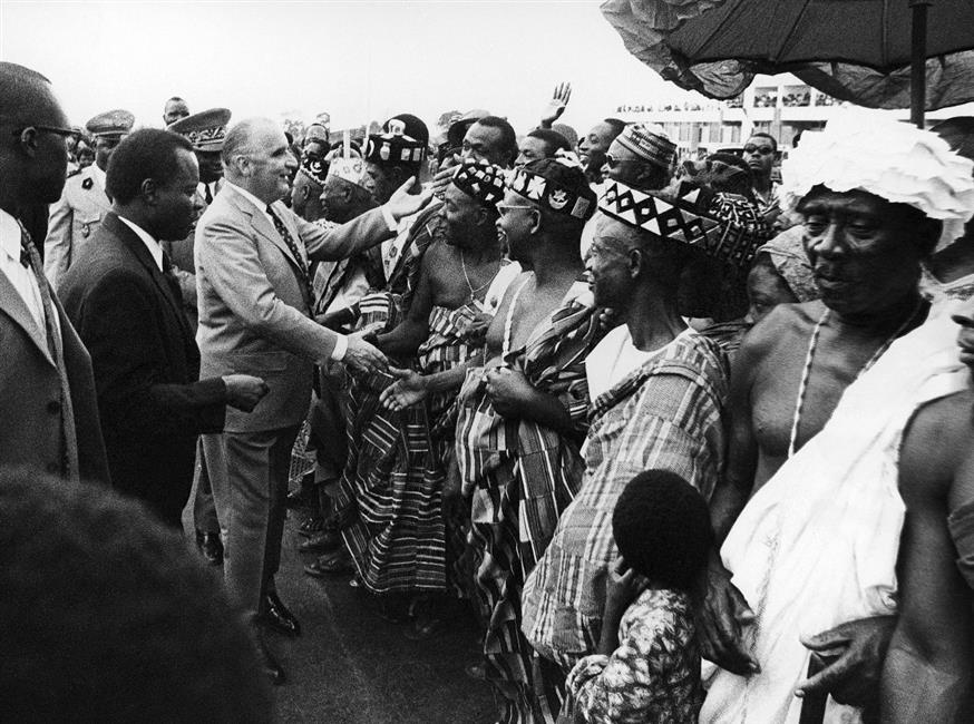 Ο πρωθυπουργός της Γαλλίας Ζορζ Πομπιντού επισκέπτεται το Τόγκο. Οι Γάλλοι ήταν το στήριγμα της δικτατορίας. /copyright Ap Photos