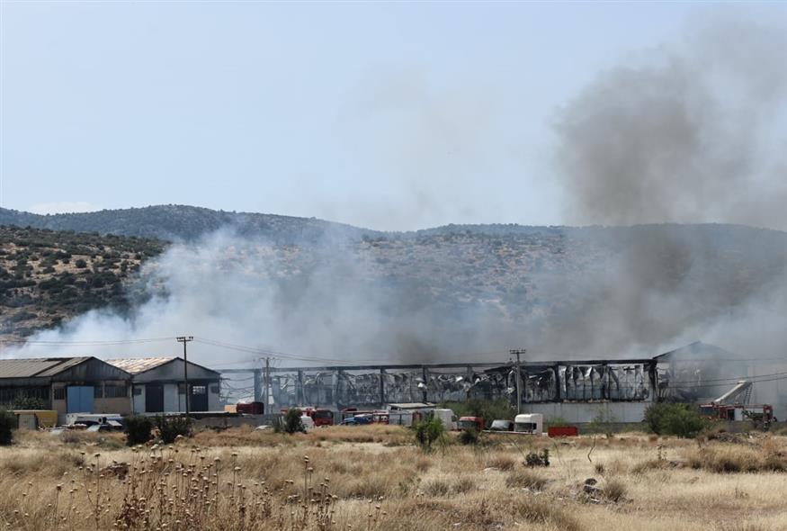 Φωτιά στον Ασπρόπυργο (ΙΝΤΙΜΕ) Φωτιά στον Ασπρόπυργο (ΙΝΤΙΜΕ)