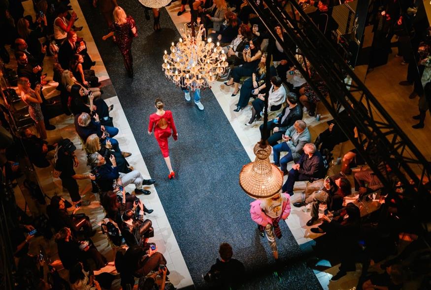 Το πιο Golden fashion show της χρονιάς στο Golden Hall, ανέδειξε τα statement looks της νέας σεζόν Το πιο Golden fashion show της χρονιάς στο Golden Hall, ανέδειξε τα statement looks της νέας σεζόν