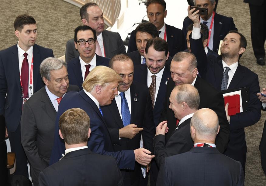 Οι πρόεδροι ΗΠΑ, Ρωσίας και Τουρκίας συνομιλούν στο περιθώριο της Συνόδου της G20 στην Ιαπωνία (Presidential Press Service via AP, Pool)