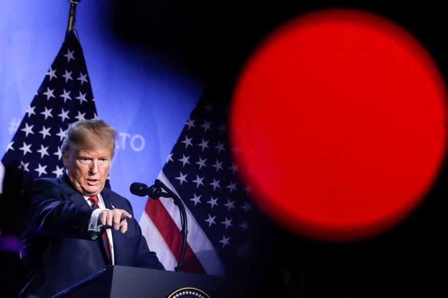 Ο Κόσμος στο κόκκινο... /copyright Ap Photos.