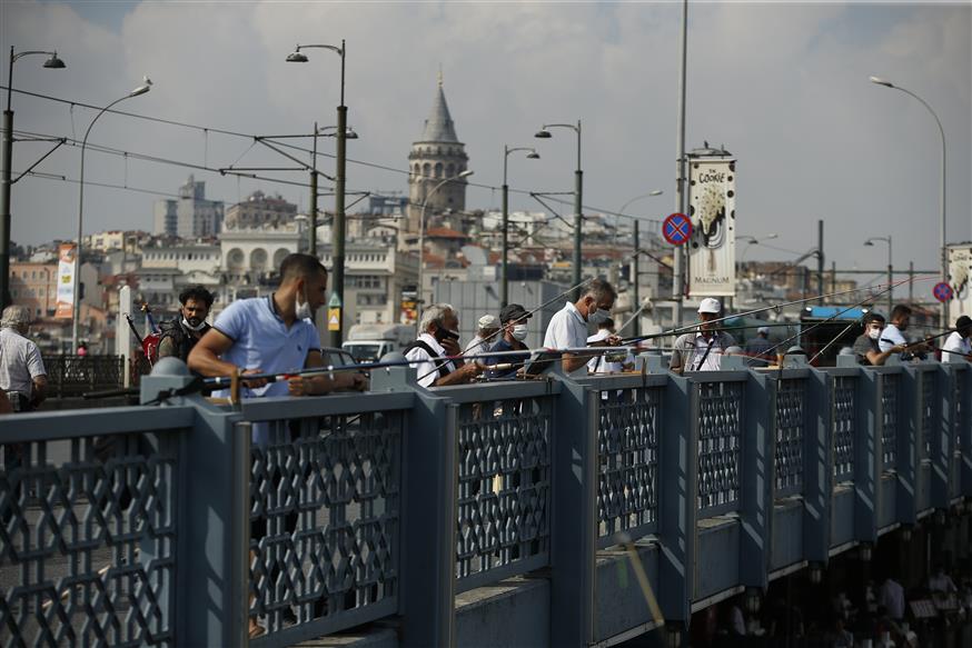 Εικόνα από την Κωνσταντινούπολη, εν μέσω κορονοϊού (AP photo)