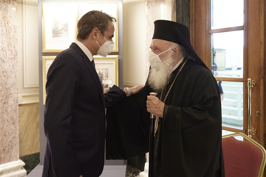 Ο Κυριάκος Μητσοτάκης με τον Αρχιεπίσκοπο Ιερώνυμο (φωτ. ΙΝΤΙΜΕ)