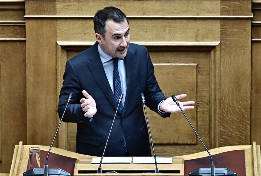 Ο Αλέξης Χαρίτσης στη συζήτηση της Βουλής (ΜΙΧΑΛΗΣ ΚΑΡΑΓΙΑΝΝΗΣ/EUROKINISSI)